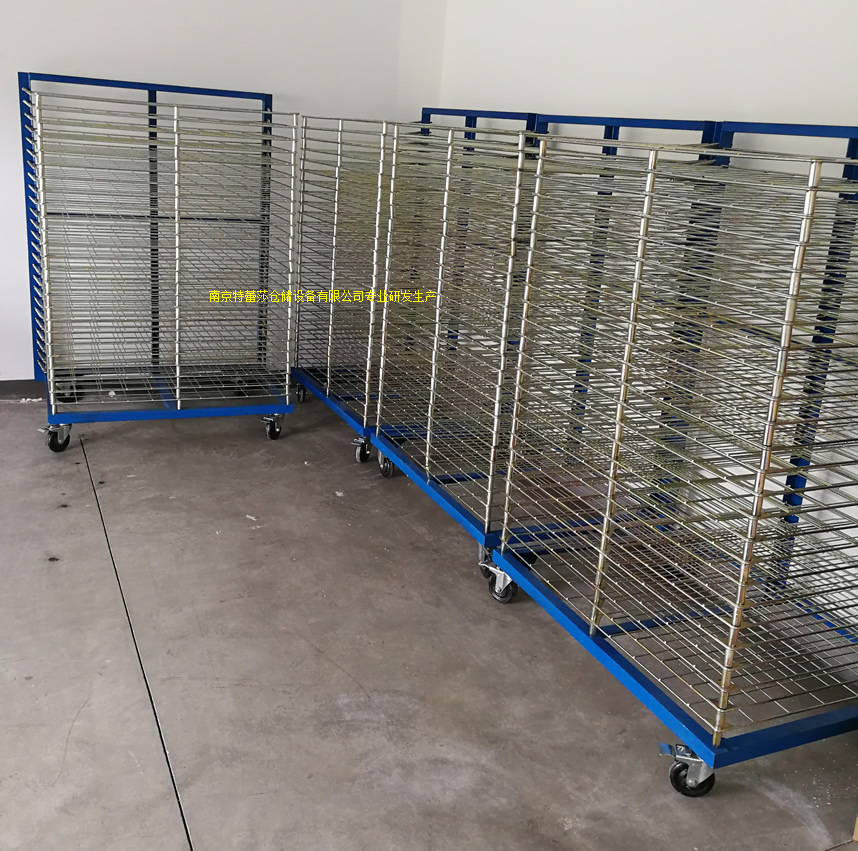 千層架也稱絲印千層架、千層車、乾燥架、晾曬架、晾紙架、網(wǎng)架、層架臺(tái)車及印刷車和干燥架，咨詢電話025-88802418